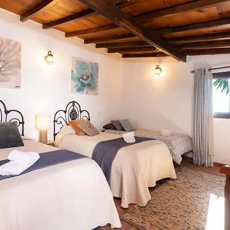 Casa Del Cura Viejo Kır Evi *