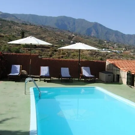 Casa Del Cura Viejo * Arafo