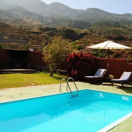 Casa Del Cura Viejo Kır Evi