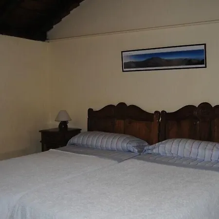 Casa Del Cura Viejo Kır Evi